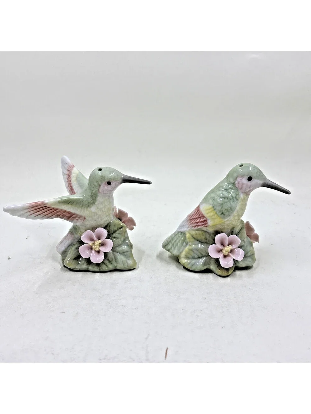 HUMMINGBIRD & FLOWERS Pastel Colored Porcelain Salt & Pepper Shaker Set 2.75
